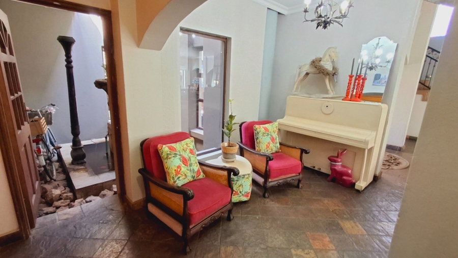 5 Bedroom Property for Sale in Roodia Free State